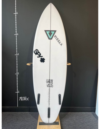 Chienville   5’8"