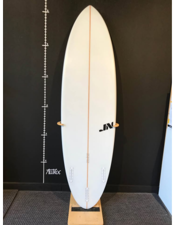 JN surfboard 6’4"