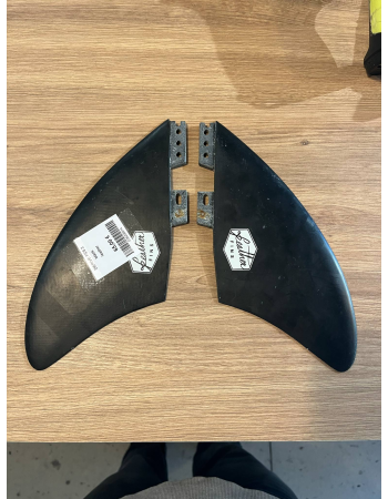 Keel fins feather