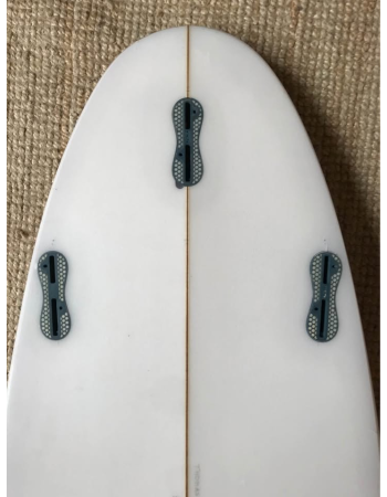 Nobrand 5’6"