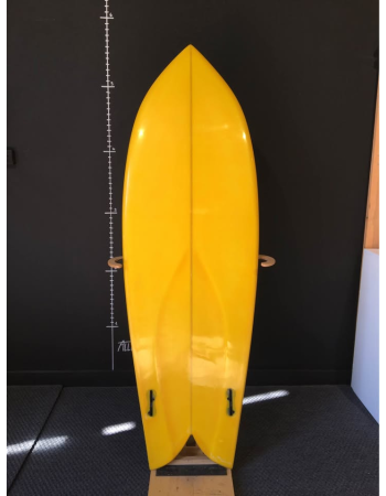 Nobrand 5’6"