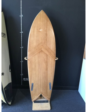 M Surfboard  5’6"