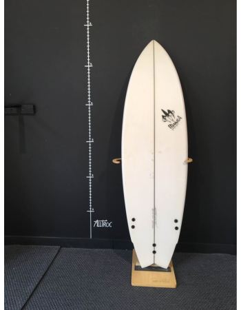 Makila  5’9"