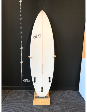 JN  5’7"