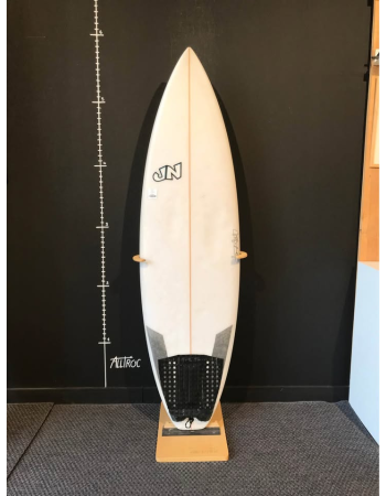 JN  5’7"