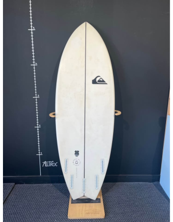 Quiksilver  The tang 5’4"