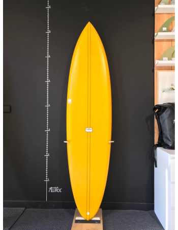 Ocean surfboard   7’1"