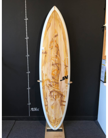 JN 6’6"