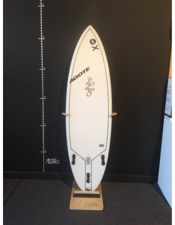 Agote surfboards  5’6"