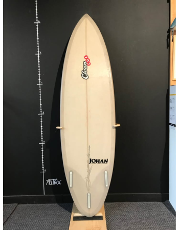 Clean cut M 6’4"