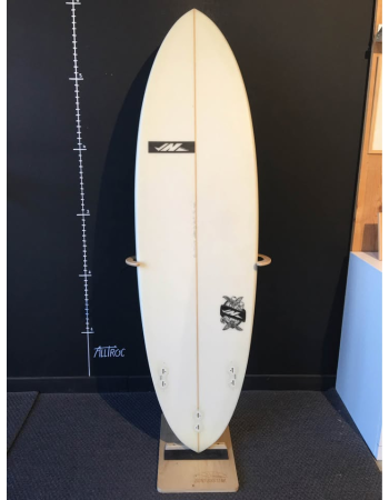 JN surfboard 5’11"
