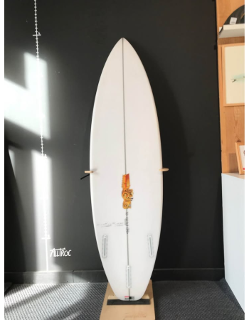 Js  Golden child 5’11"