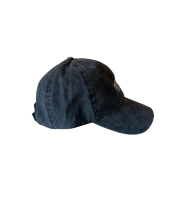 Casquette profil bas...