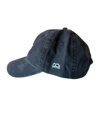 Casquette profil bas...