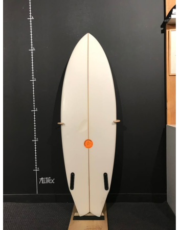 Illusions Surfboard 5’7"