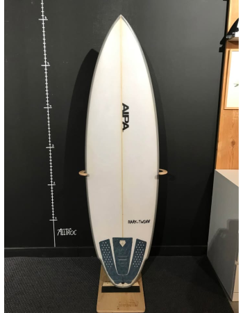 Aipa  Dark twinn 5’10"