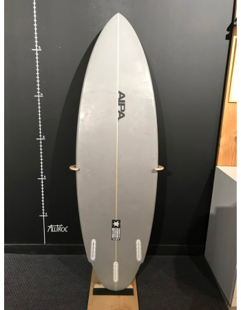 Aipa  Dark twinn 5’10"