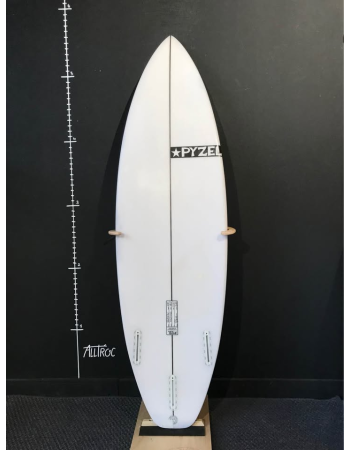 Pyzel Shadow 5’8"