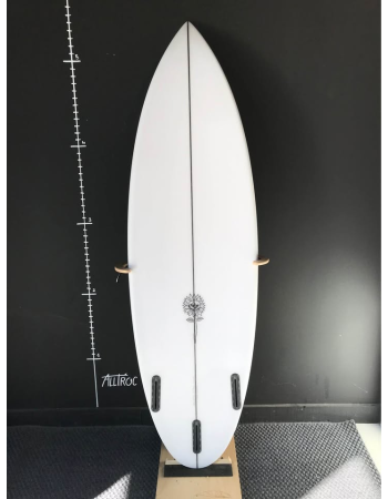 Nobrand  5’7"