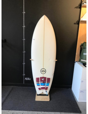 Nexo surfboards   5’9"