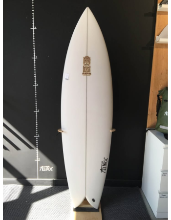 Aipa  Flashback  6’5"