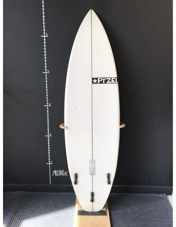 Pyzel Shadow 5’10"