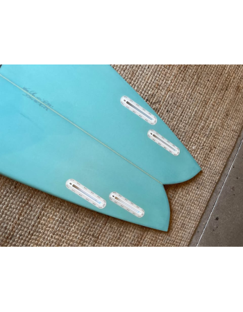 Ocean surfboard  5’9"