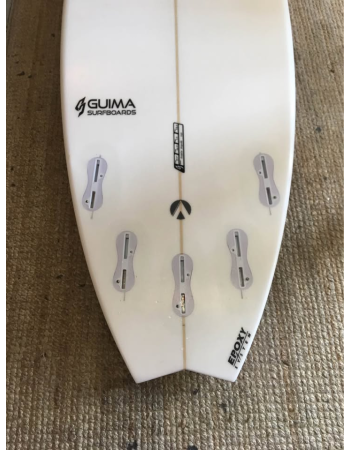 Guima surfboard  5’11"