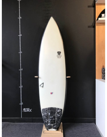 Gaia The Hammerhead 5’10"