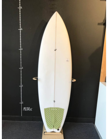 Olaiian  Mid 900 5’10"