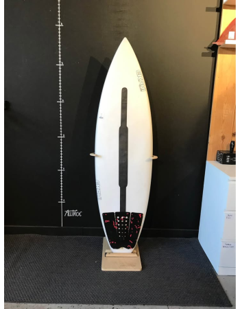 Ekahi surfboards  5’8"