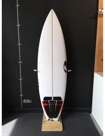 Sharp eye  Ht2.5  5’9"