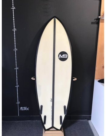 MB  Model Zish 5’10"