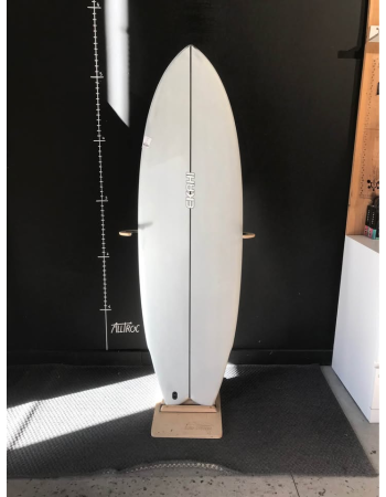 Ekahi  5’4"