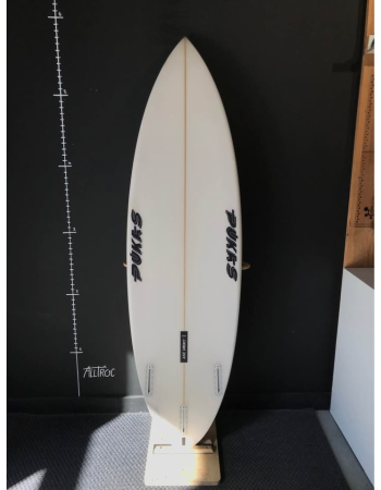Pukas  Axel Lorentz  5’10"