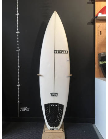Pyzel Shadow 5’11"
