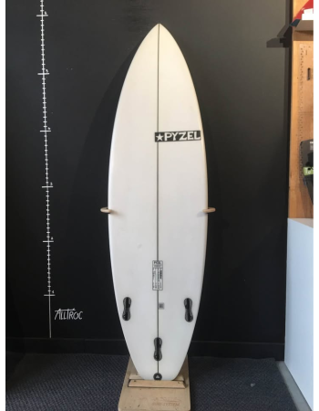 Pyzel Shadow 5’11"