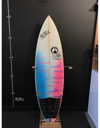 Full&Cas  Vanguard  5’1"