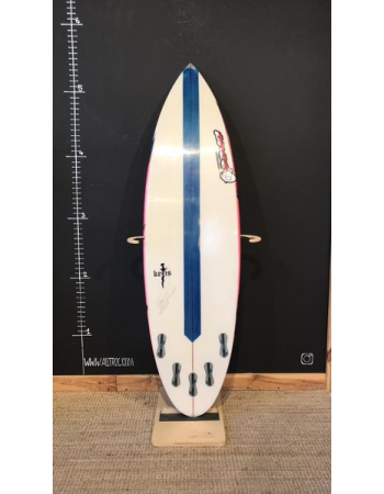 Free surfboard  5’6"